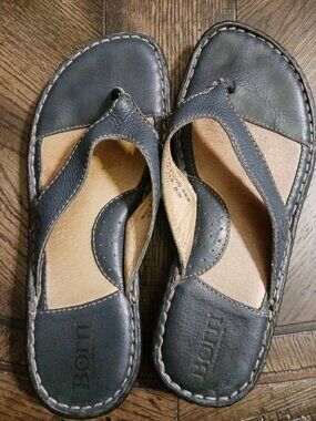 Women's Born Leather Navy Flip Flop Sandals 7 or 38